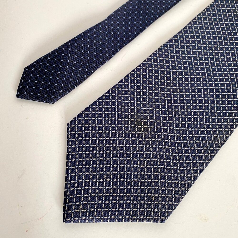 Van Heusen 100% Silk Mens Necktie Blue With White Square Pattern Classic Design